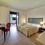 מלון Garden 4*