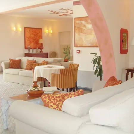 Garden Hotel
