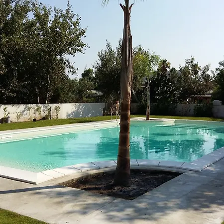 Отель Garden 4*
